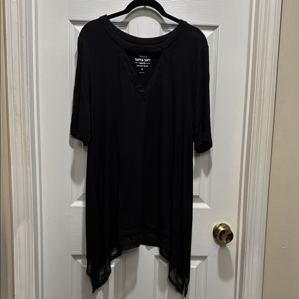Torrid Black Sharkbite Hem Tunic